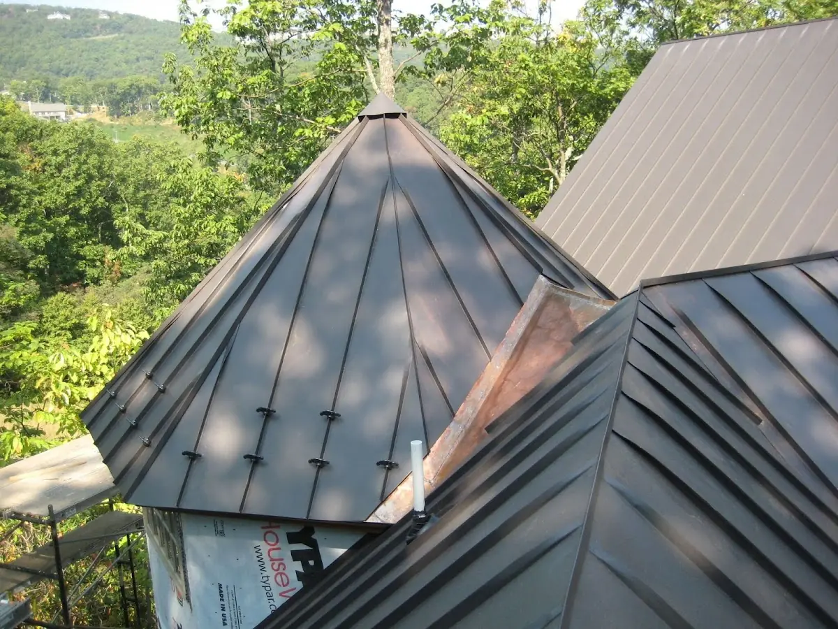 Professional Gutter Cleaning by Craftsman Roofing in Pepperidge